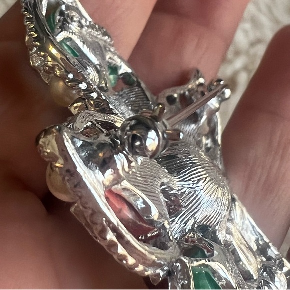 Sarah Coventry Vintage Silver Toned Leaf Brooch - Picture 10 of 13